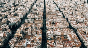 UNIVERSAL ACCESSIBILITY MAIN ROADS IN BARCELONA
